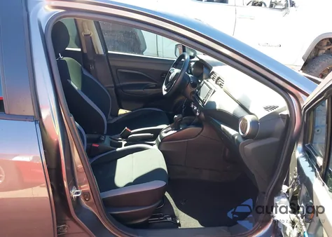 2025 Nissan Versa 1.6 S z USA, uszkodzony, nr VIN 3N1CN8DVXSL875310